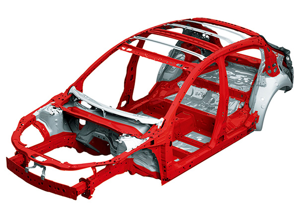 「走る歓び」を支える高い剛性と各国の厳しい安全基準を最高レベルでクリアする軽量ボディ